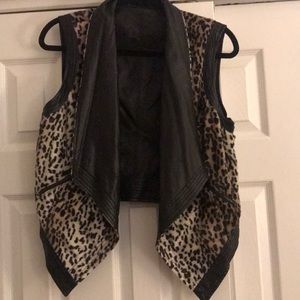 bebe reversible vest size M